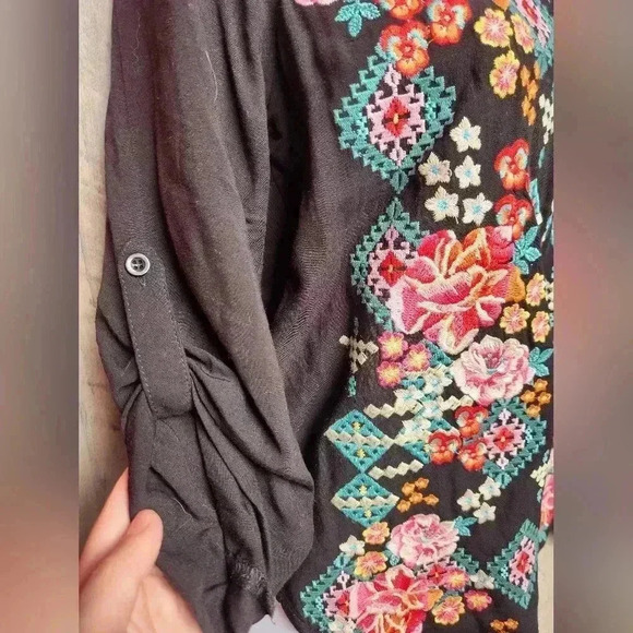 Savanna Jane Pullover Tunic Top Small Black/Multicolor Floral Embroidered Boho - Picture 7 of 10